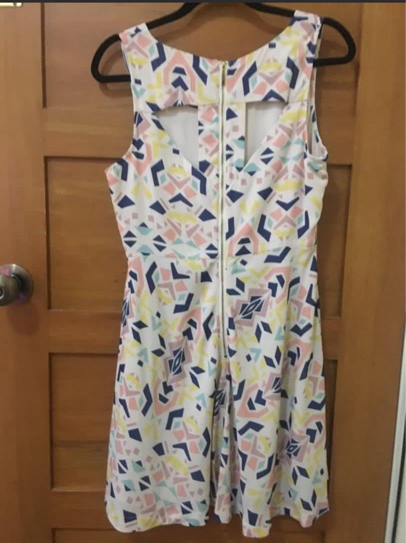 Blu Pepper Geometric Print Dress (Category: Dresses) located in Paranaque City. Submitted by rootiev (Listing ID 1364329631, Image 2). Description: .