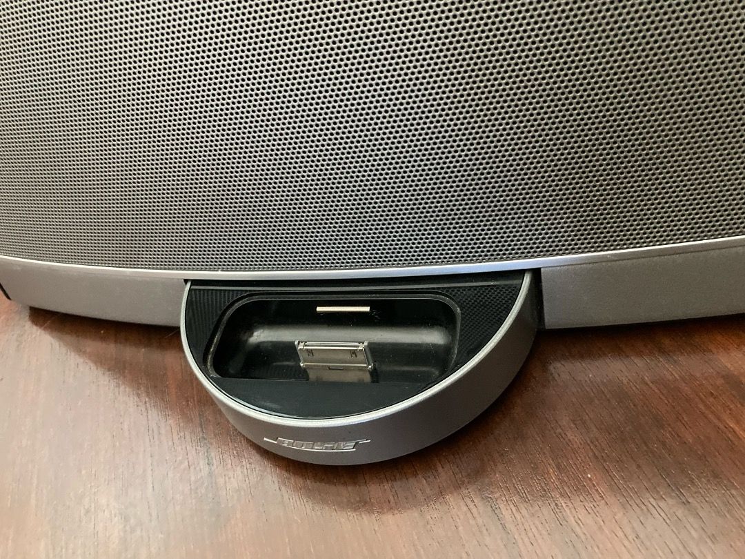 Bose sound dock (Category: Soundbars, Speakers & Amplifiers) located in Marikina City. Submitted by summer2yu2 (Listing ID 1364229582, Image 3). Description: Bose sound dock with authentic and original accessories includes: removable cover, carrier bag, remote control, apple adaptor..