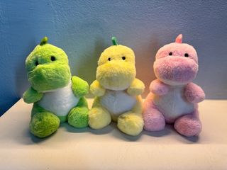 (Category: ) located in . Submitted by clawplushland (Listing ID 1364337752, Image 1). Description: .