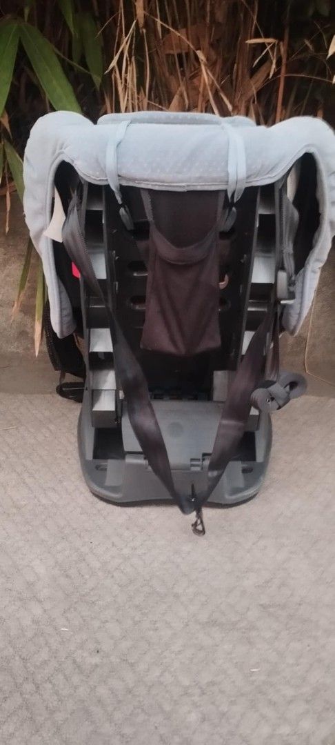 Britax Car seat (Category: Car Seats) located in Manila. Submitted by benjie.benjie3 (Listing ID 1364314132, Image 2). Description: Britax Car seat Brand= Britax NO to COD NO swapping Estimate size H= 25 1/2 inches L= 211/2 Inches W= 18 1/2 inches Material = hard plastic & Fabric from Japan 2nd hand with scratch No warranty If there's Damage or Issues they can be seen in the last picture Price = 1,000 My location is Malabon city Price does not in