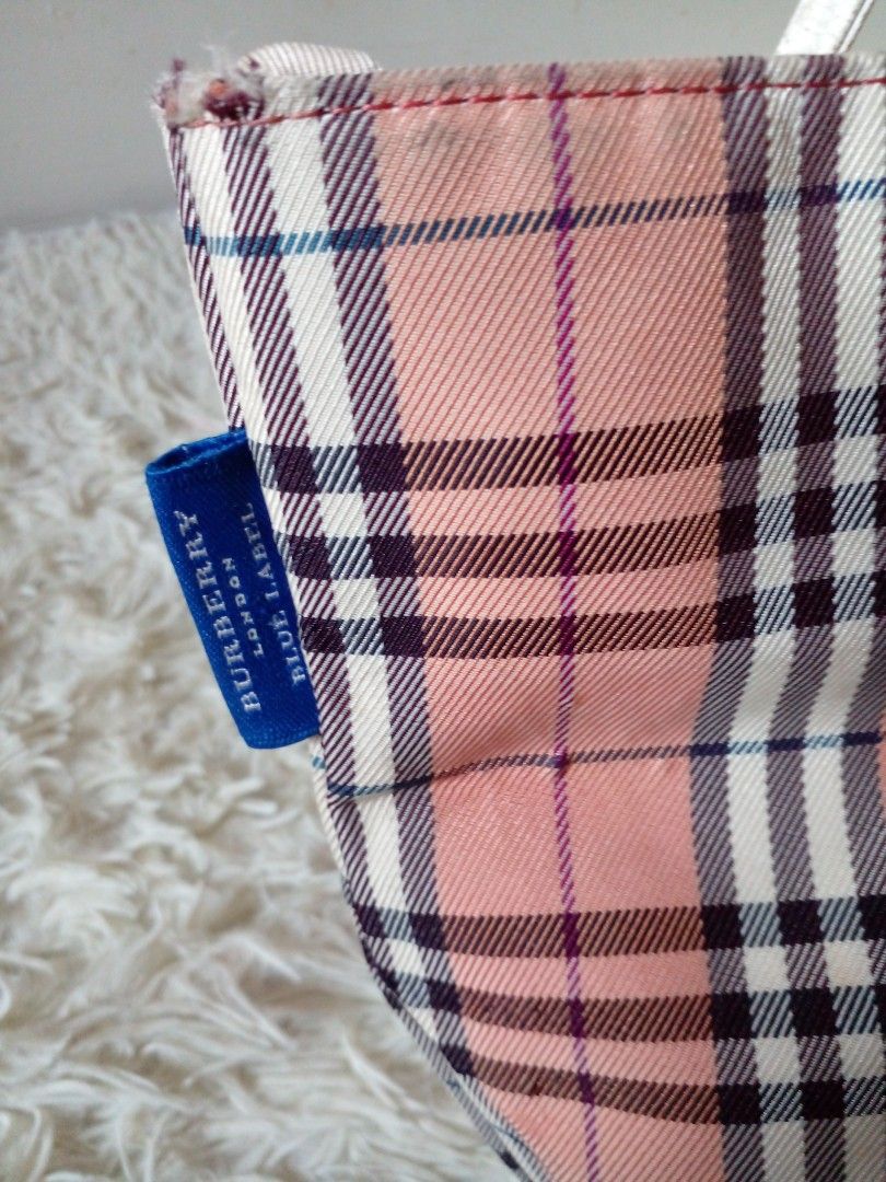 Burberry Blue Label Tote (Category: Luxury Bags & Wallets) located in Paranaque City. Submitted by raenjavi (Listing ID 1364251332, Image 3). Description: Php900.