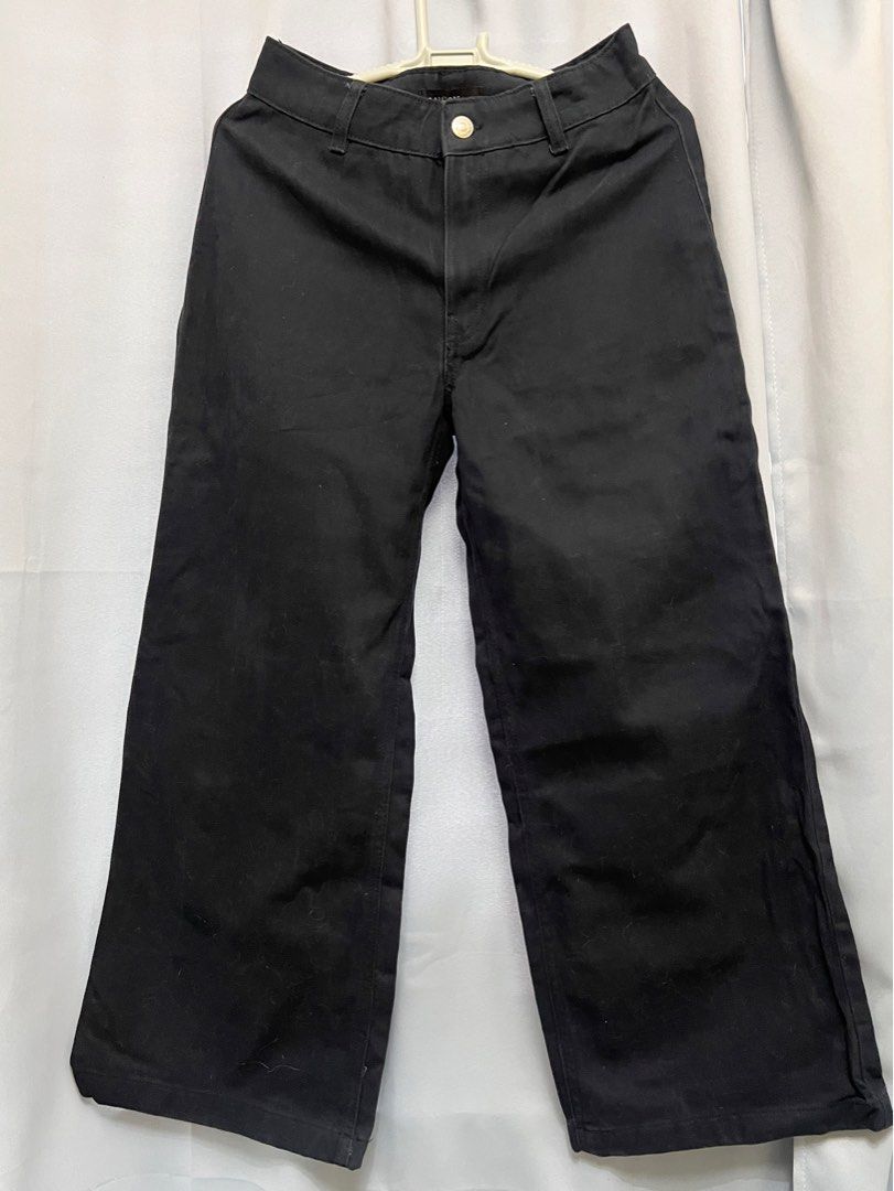 CALLIOPE Navy Blue Wide Leg Jeans (Category: Jeans) located in Davao. Submitted by shopbees (Listing ID 1364289706, Image 2). Description: RFS Decluttering Real color is closer to a True Navy blue not as dark as in pics .