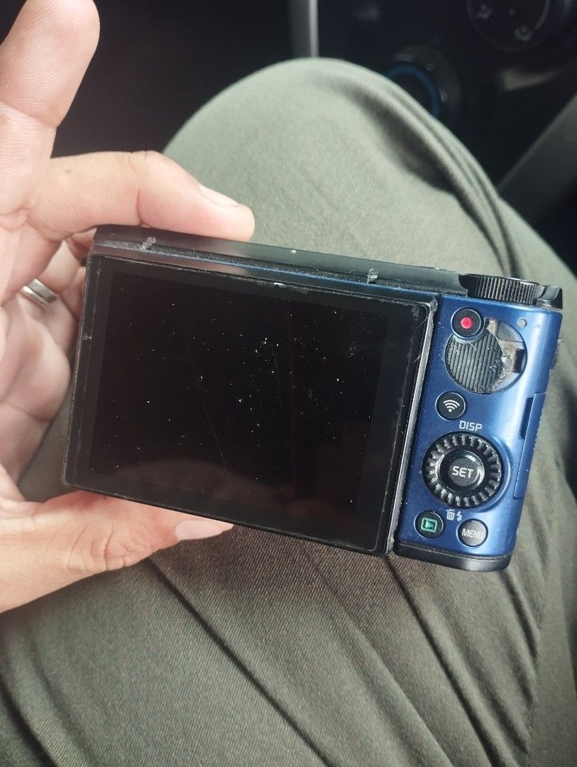 Casio hs exilim z2000 camera, Photography, Cameras on Carousell