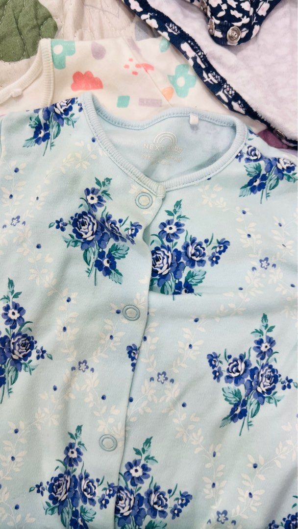 Clothes (Category: Babies & Kids Fashion) located in Kuala Terengganu. Submitted by lina9974 (Listing ID 1364328636, Image 3). Description: Size up to 3-6 months Perlu basuh dahulu sebelum guna Ada kesan stain Rm30 (2 helai).