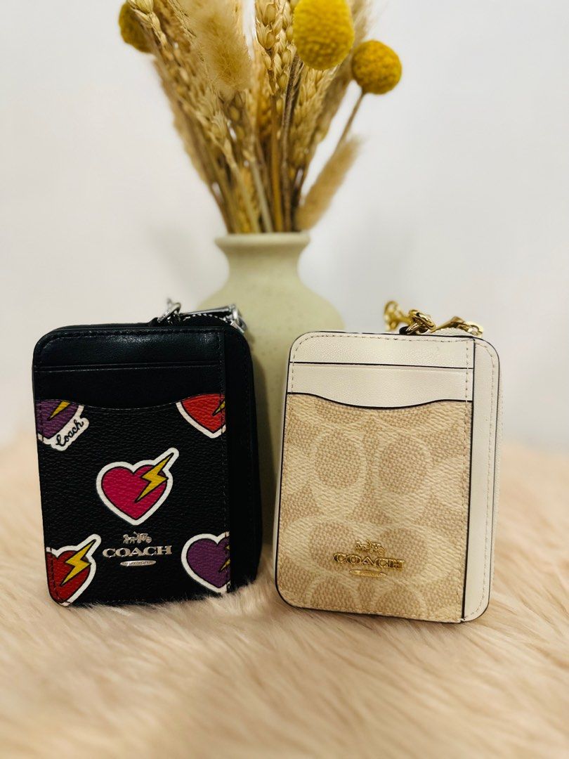 Coach Zip Card Case Wallet (Category: Luxury Bags & Wallets) located in Porac. Submitted by bagitupshopph (Listing ID 1364241876, Image 3). Description: Coach Zip Card Case Wallet Sand/Chalk US-bought 100% Authentic Comes with tag and care card.