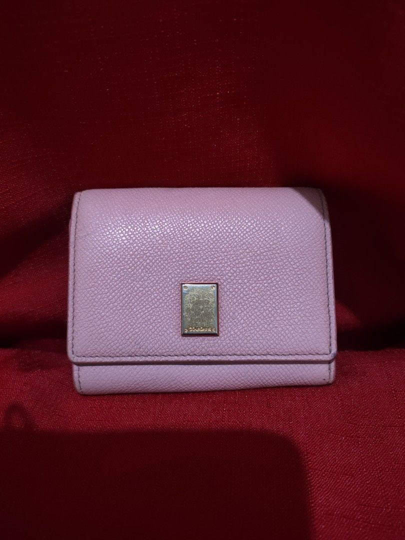 Courrone Small wallet (Category: Luxury Bags & Wallets) located in Quezon City. Submitted by mekaymaldi57528 (Listing ID 1364249994, Image 1). Description: .