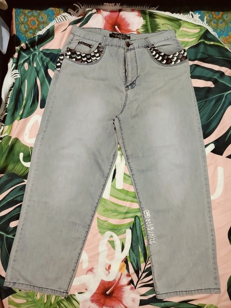 Ecko unltd baggy jeans (Category: Jeans) located in Davao. Submitted by noelamihan05424 (Listing ID 1364323273, Image 2). Description: Want to sell Ecko unltd baggy jeans Excellent Authentic waist line 38 Length 43 Leg opening 14.5 Hem 9 Issue minimal sign of usage.