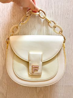 （分類：）位於 。 由 hellowinniehi 提交（商品編號 1364373699，圖片 1）。簡介： 。