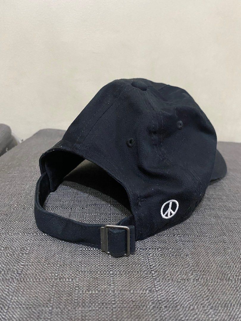 Have a nike day Cap (Category: Caps & Hats) located in Manila. Submitted by eli024 (Listing ID 1364343407, Image 3). Description: 9/10.