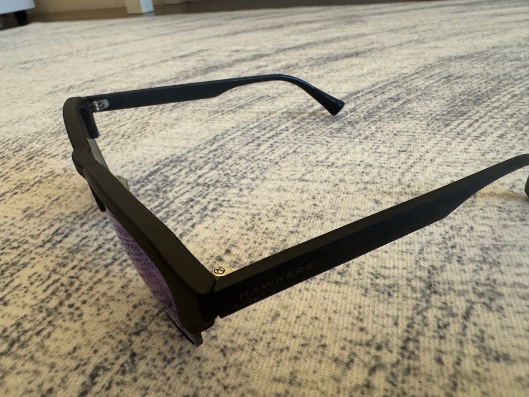 Hawkers Sunglasses （分類：眼鏡）位於 Hong Kong。 由 ak_2016 提交（商品編號 1364347643，圖片 3）。簡介： 。