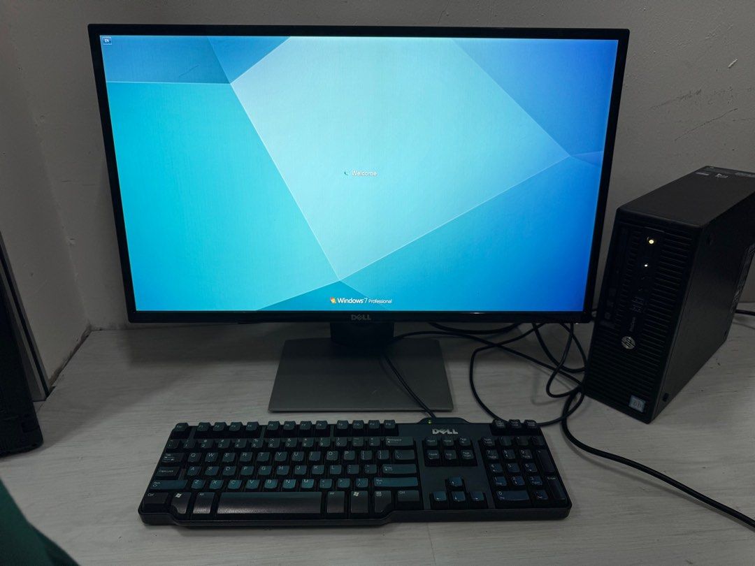 Hp core i3 6th generation desktop with monitor $12063204757847681113
