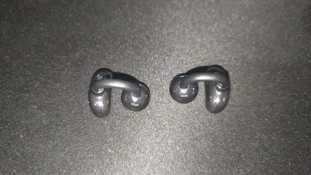Huawei Freeclip Earbuds (Category: Earphones) located in Dasmarinas. Submitted by jcromero613836354 (Listing ID 1364389741, Image 1). Description: Huawei Freeclip Earbuds With original box Lightly used 5-7 Hrs battery life RFS: Decluttering.