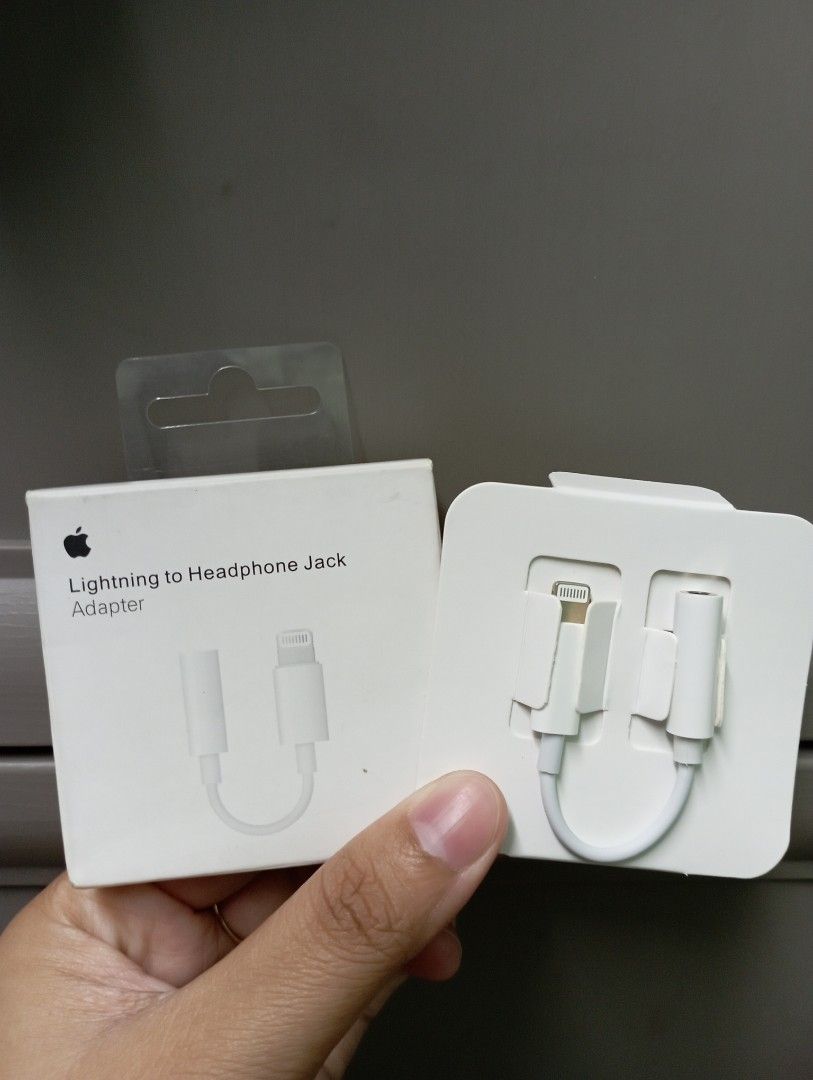 USB-C/Lightning to headphones jack adapter (Category: Earphones) located in Manila. Submitted by pricious (Listing ID 1364396802, Image 1). Description: .