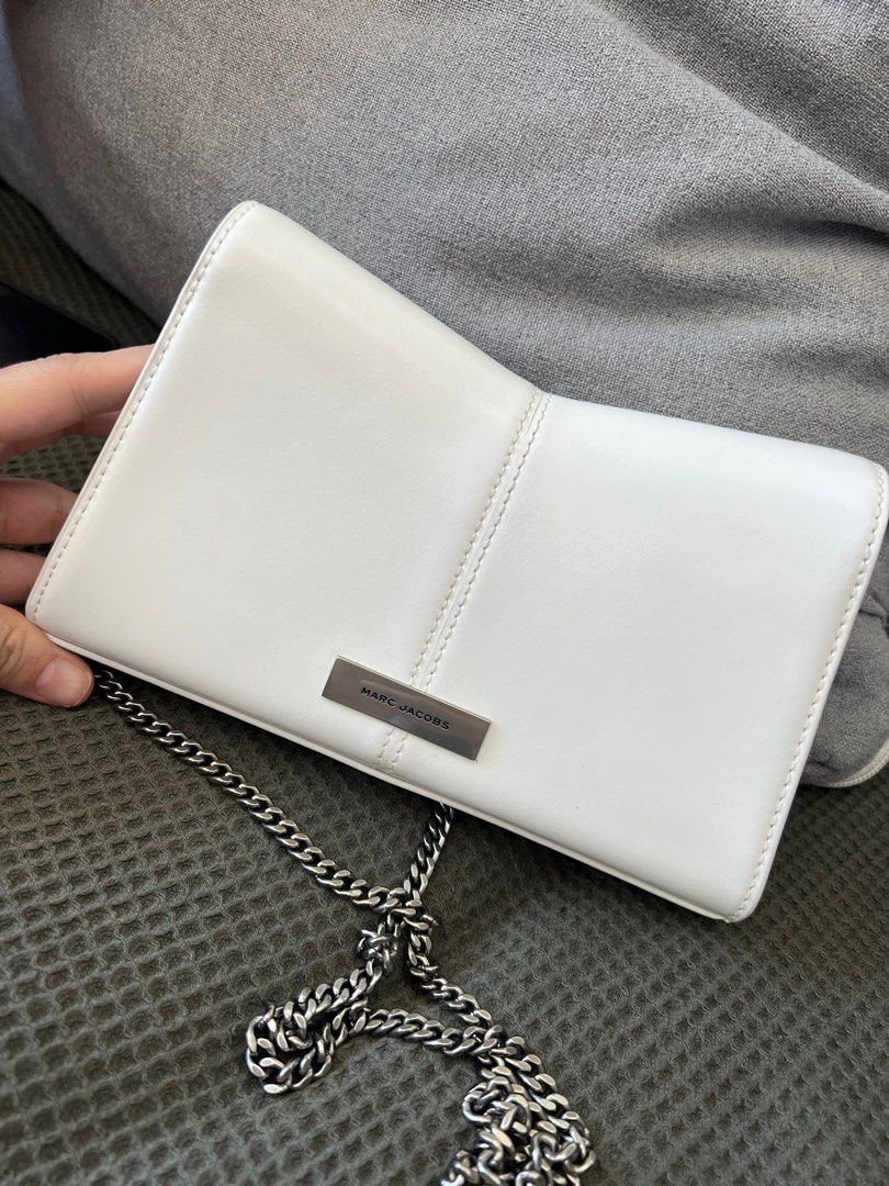 Marc Jacobs Small Purse (Category: Luxury Bags & Wallets) located in Paranaque City. Submitted by joymcortez (Listing ID 1364265855, Image 2). Description: Authentic Marc Jacobs Bag. Can be use as clutch or sling bag. Bought in Japan. .