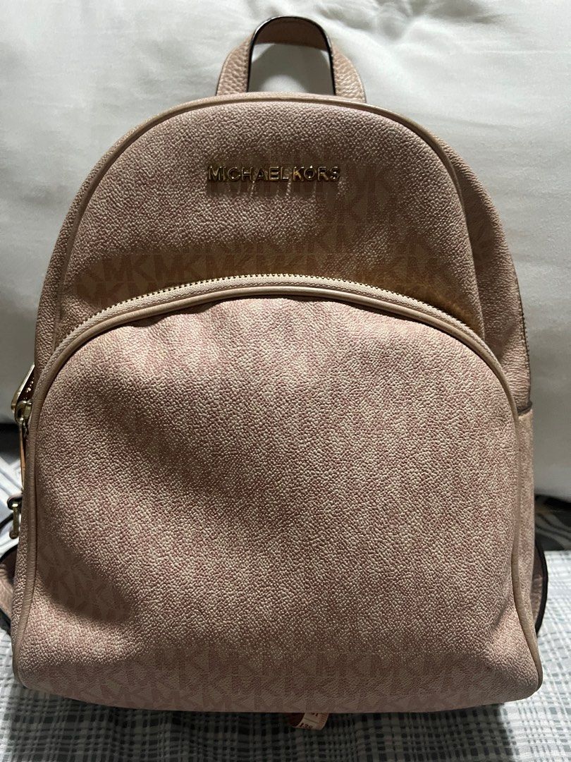 Michael Kors Abbey Women's Medium Backpack (Category: Backpacks) located in Pasig City. Submitted by mjqueen (Listing ID 1364321953, Image 1). Description: Michael Kors Abbey Women’s Medium Backpack rfs: decluttering MOP: gcash/UB/BPI I will only deal with buyers directly and no to Lalamove/grab abono. I’ve been almost a victim of this type of modus. #michaelkors#mk #bag #backpack.