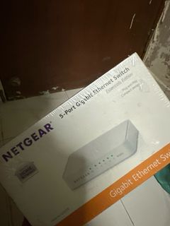 Netgear 5-port switch63010598178306110
