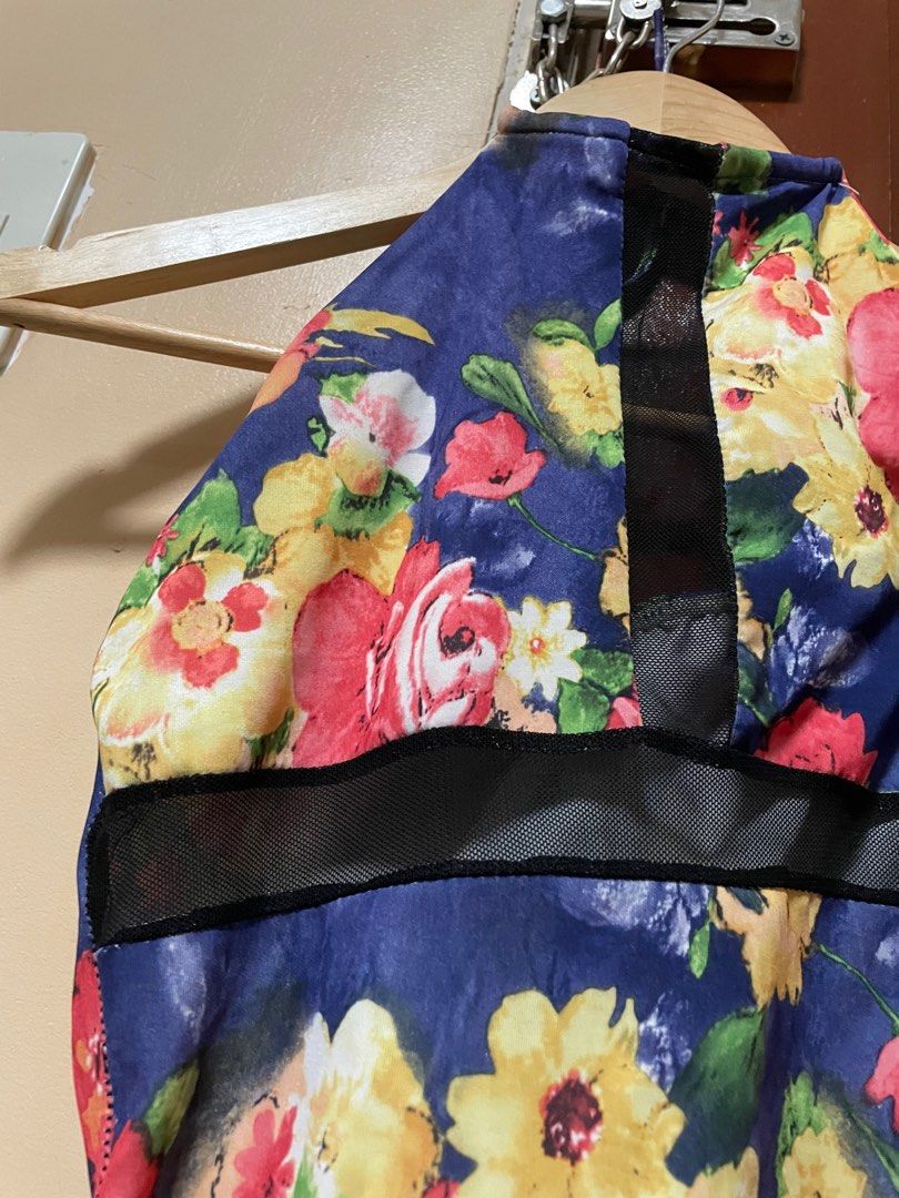 One piece floral swimsuit (Category: Bikinis & Swimsuits) located in Rizal. Submitted by miunicabella (Listing ID 1364361528, Image 3). Description: Free when you avail posted items. No pads but with pad slot :) very flattering! Fits Small to Semi Medium.
