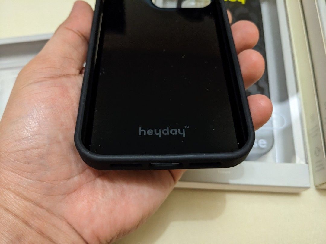 Original Heyday Case for iPhone 13 Pro and 13 (Category: Cases & Sleeves) located in Mandaluyong City. Submitted by coco_martini (Listing ID 1364325225, Image 3). Description: Original Heyday Case for iPhone 13 Pro and 13 Black Camouflage Brand New.