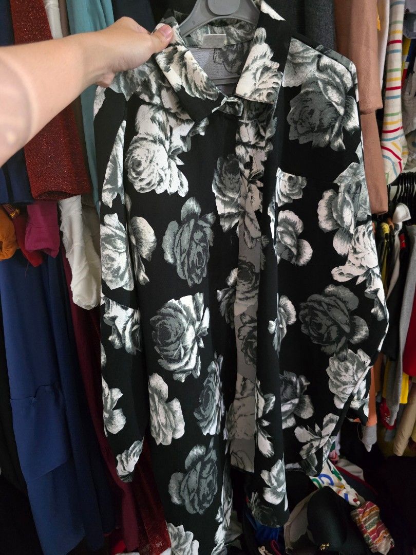 Oversized Polo (Category: Longsleeves) located in Calamba. Submitted by twixieeee17 (Listing ID 1364327196, Image 1). Description: .