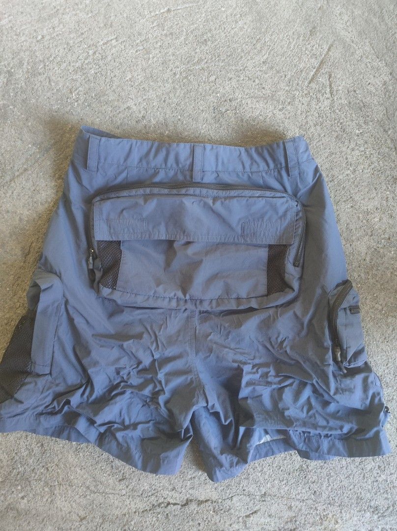 Peacebird Hiking Cargo Shorts (Small-M) (Category: Shorts) located in Manila. Submitted by zuetonwing (Listing ID 1364236614, Image 2). Description: FS preloved, hiking cargo shorts. Color Rate - 9.5/10 Best Fit - 29-31' Lots of pockets for your needs! Sta.Mesa Manila Loc..
