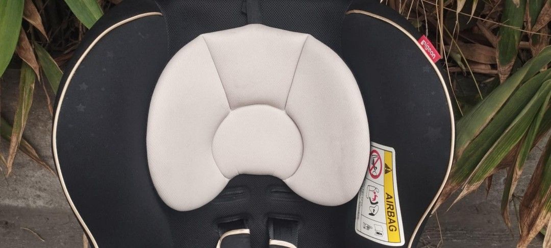 Pigeon baby car seat (Category: Car Seats) located in Manila. Submitted by benjie.benjie3 (Listing ID 1364313609, Image 2). Description: Pigeon baby car seat Brand= pigeon NO to COD NO swapping Estimate size H= 25 1/2 inches L= 20 Inches W= 27 inches Color = Black Material = plastic & fabric Made in Japan 2nd hand with scratch No warranty If there's Damage or Issues they can be seen in the last picture Price = 1,500 My location is Malabon city Pr