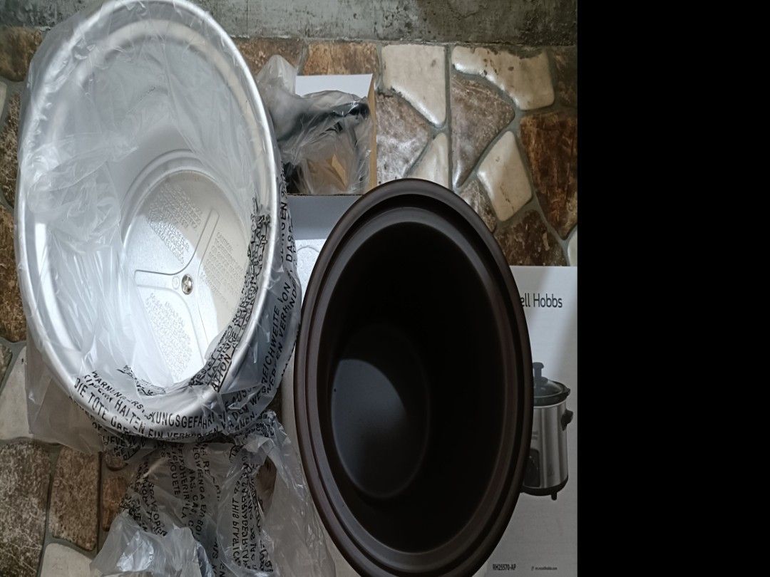 Russell Hobbs Compact Home 2L Slow Cooker (Category: Cookers) located in Quezon City. Submitted by icergo (Listing ID 1364290417, Image 3). Description: Selling Russell Hobbs Compact Home 2L Slow Cooker Never used. Opened only for inspection and testing.