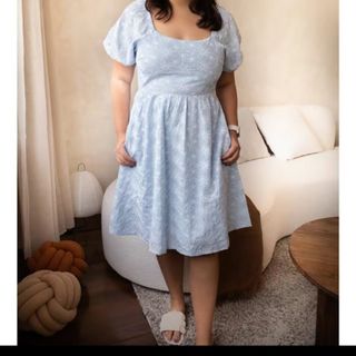 (Category: ) located in . Submitted by secondhand.clothing_ (Listing ID 1364336022, Image 1). Description: .