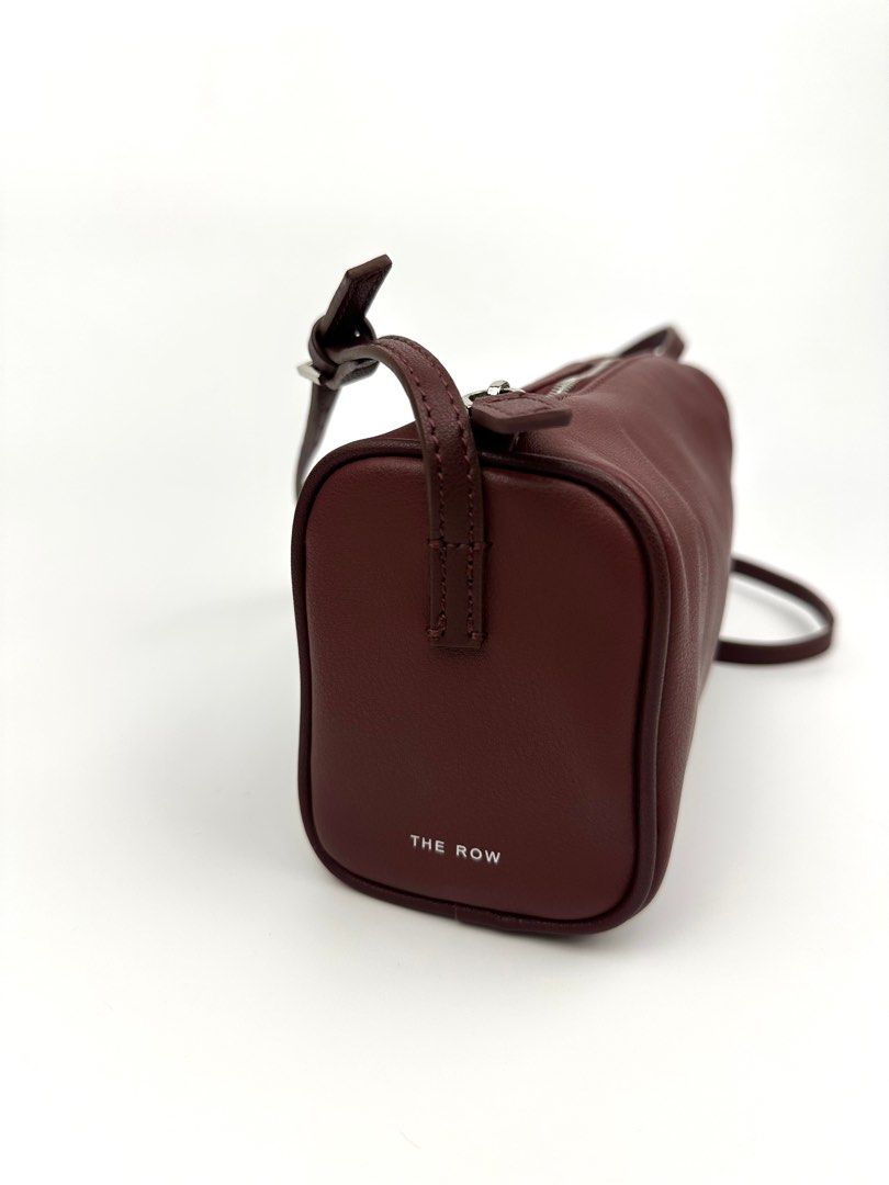 THE ROW 90’s Bag (Category: Luxury Bags & Wallets) located in Manila. Submitted by luvluxe.mnl (Listing ID 1364330648, Image 3). Description: Small size— spacious inside So nice— rare find Excellent condition.
