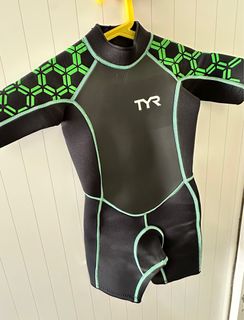 TYR 游泳保暖衣 4碼（110-120）64208544252419110