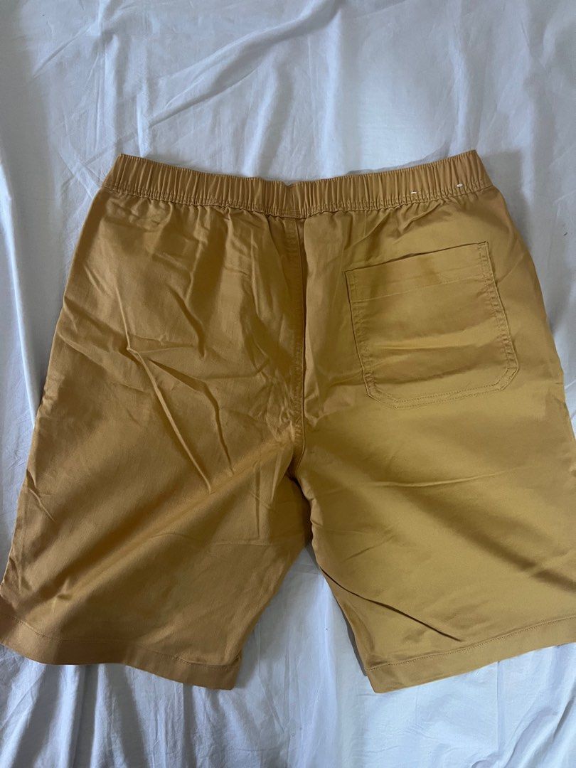 Uniqlo Men’s Shorts (Category: Shorts) located in Paranaque City. Submitted by arkingls (Listing ID 1364262989, Image 2). Description: Garterized Used less than 5x .