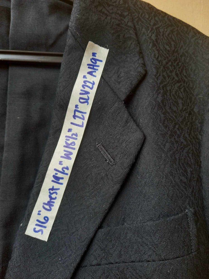valcon Black Tuxedo New Wool with embossed prints (Category: Sets & Coordinates) located in Naga. Submitted by happeemarket (Listing ID 1364323707, Image 3). Description: Valcon Black Tuxedo New Wool with embossed prints Like new 💥but slight flaw sa ilalim ng lapel see last pic. Dipo sya halata 😁Tawad pwede😃.