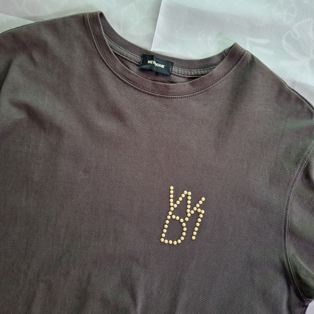 Welldone Pearl Beads T-Shirt (Category: Tshirts & Polo Shirts ) located in General Trias. Submitted by coc_ph (Listing ID 1364260928, Image 2). Description: Size on tag: L Dimensions (Tape Measure): 21wx28L Condition: Very Good Color rate: 9/10 Price: 450 plus sf Location: General Trias, Cavite Payment options: GCash/KOMO/BPI Delivery/Shipping: J&T Express/LBC Rules & Terms: ✅️ Payment first policy ✅️ Can hold the items with 50% downpayment up to