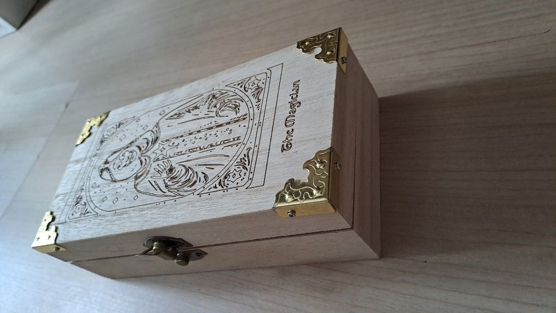 Wooden box65074663222147111