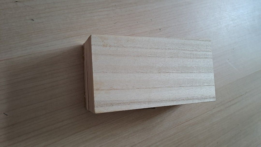 Wooden box65074663222147114