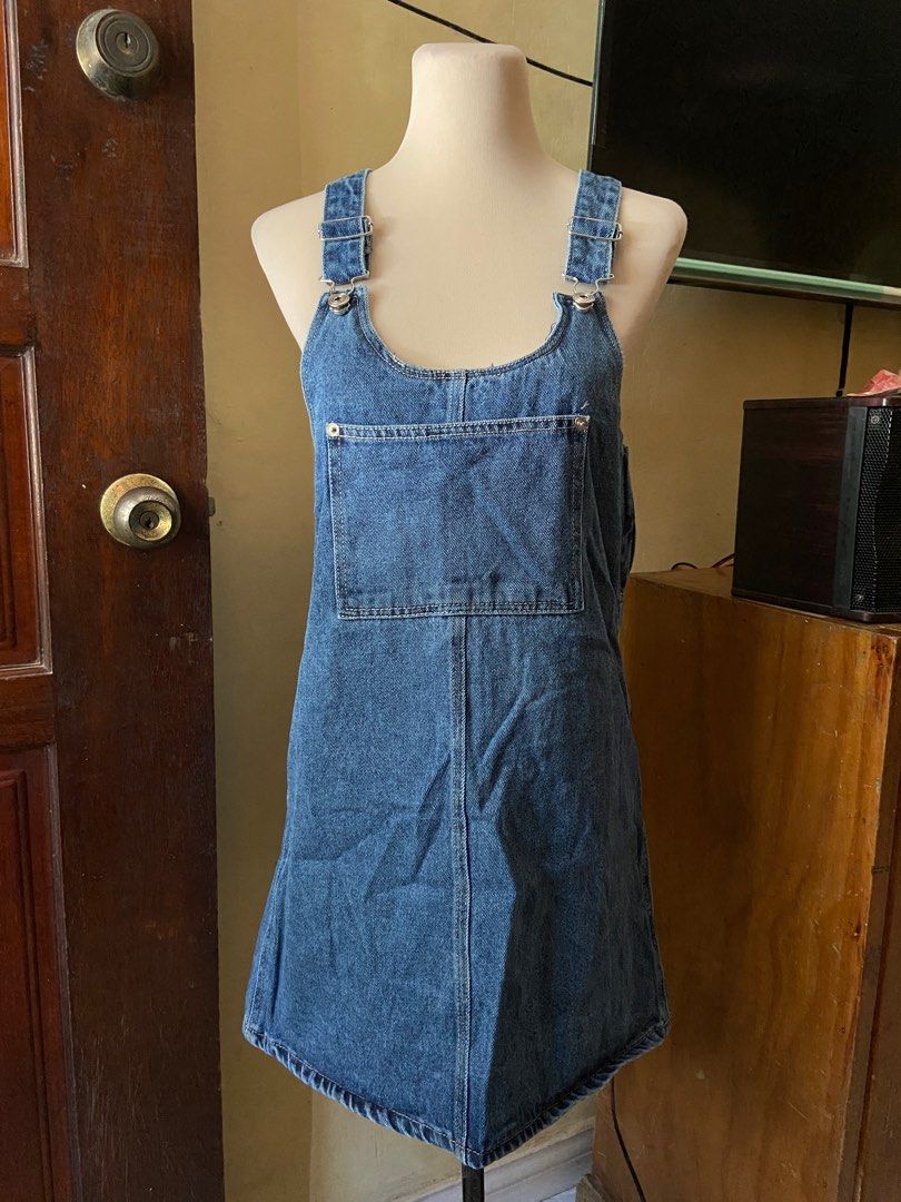 XS-S|Denim Jumper Dresse (Category: Coats, Jackets and Outerwear) located in Bacoor. Submitted by missaicks (Listing ID 1364253973, Image 1). Description: No flaws.