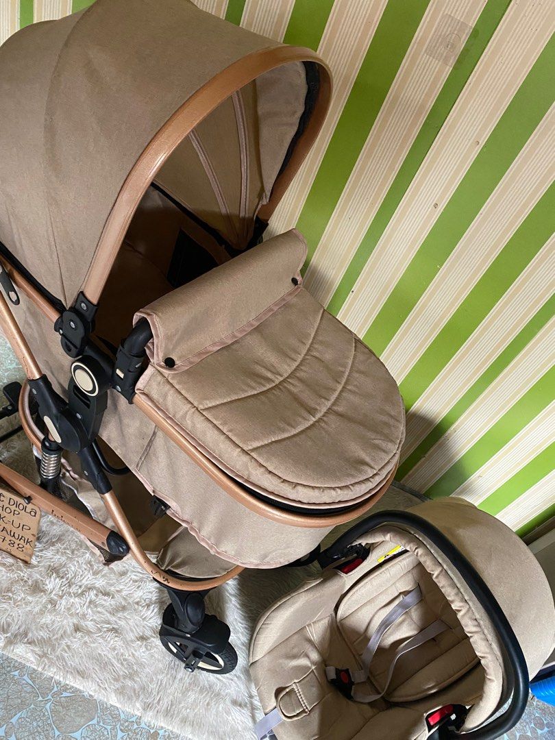 3in1 stroller carseat bassinet (Category: Strollers) located in Manila. Submitted by gracediola_18 (Listing ID 1364535364, Image 2). Description: cod or pick up qc balintawak .