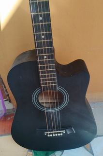 ACOUSTIC GUITAR