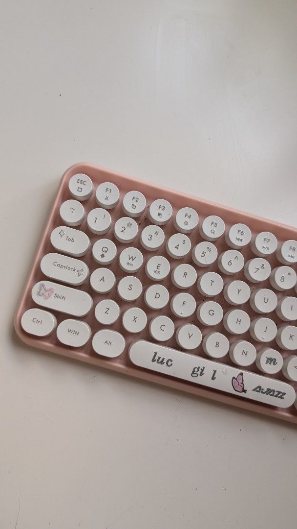 ajazz Bluetooth keyboard (Category: Computer Keyboard) located in Manila. Submitted by luluuulemooown (Listing ID 1364417090, Image 1). Description: Lightly used Battery operated AAA Brand: ajazz (Wala Kasi sa listing options).