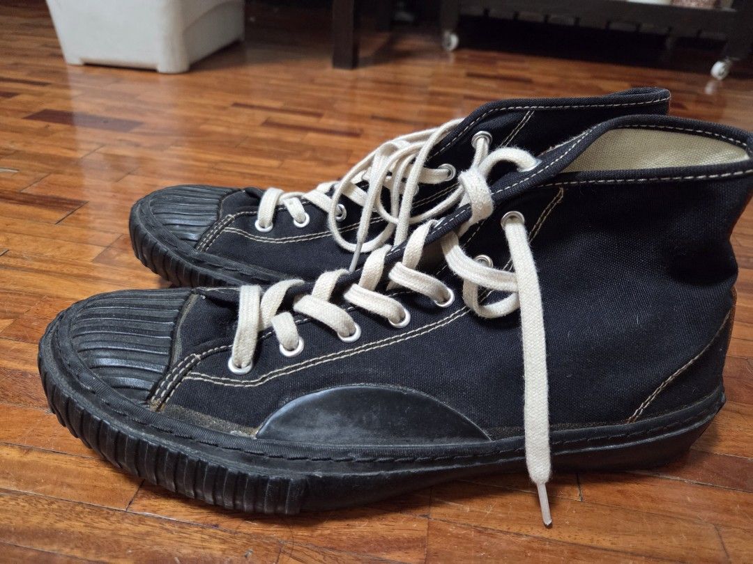 Alternative Country Canvas High Top Sneakers (Category: Sneakers) located in Paranaque City. Submitted by byrongo (Listing ID 1364457597, Image 1). Description: Alternative Country Chucker 3 Size 27(8.5 US) No issues.