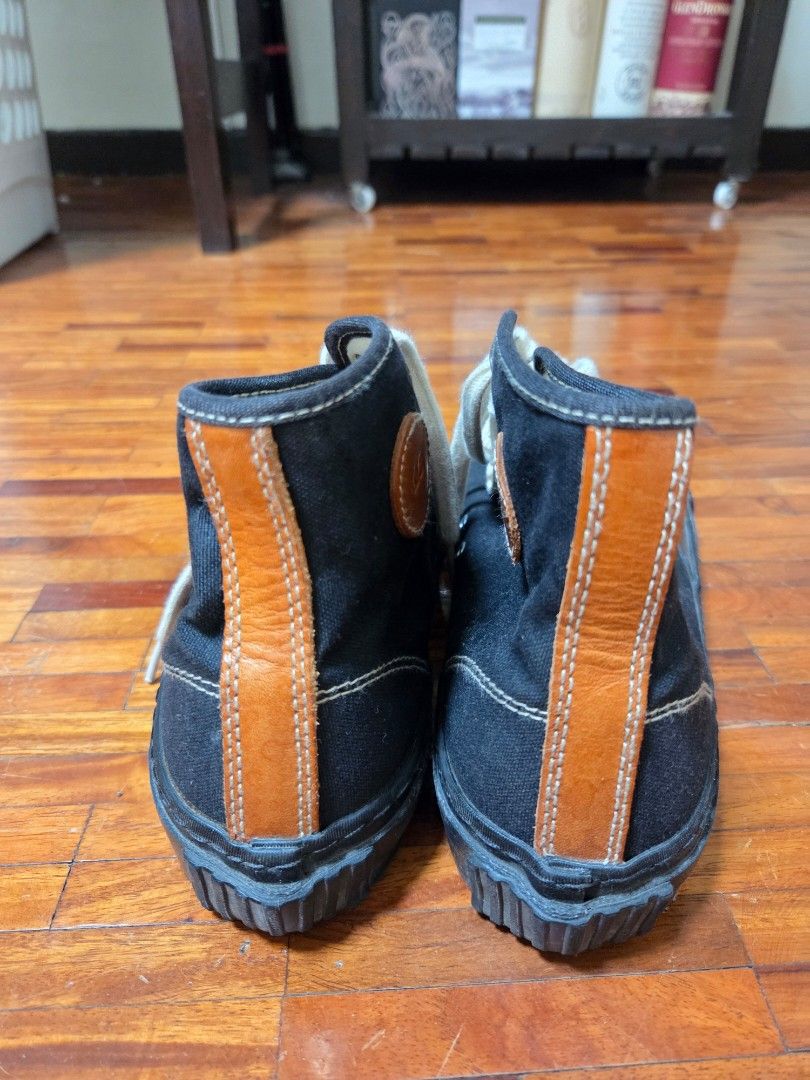 Alternative Country Canvas High Top Sneakers (Category: Sneakers) located in Paranaque City. Submitted by byrongo (Listing ID 1364457597, Image 3). Description: Alternative Country Chucker 3 Size 27(8.5 US) No issues.
