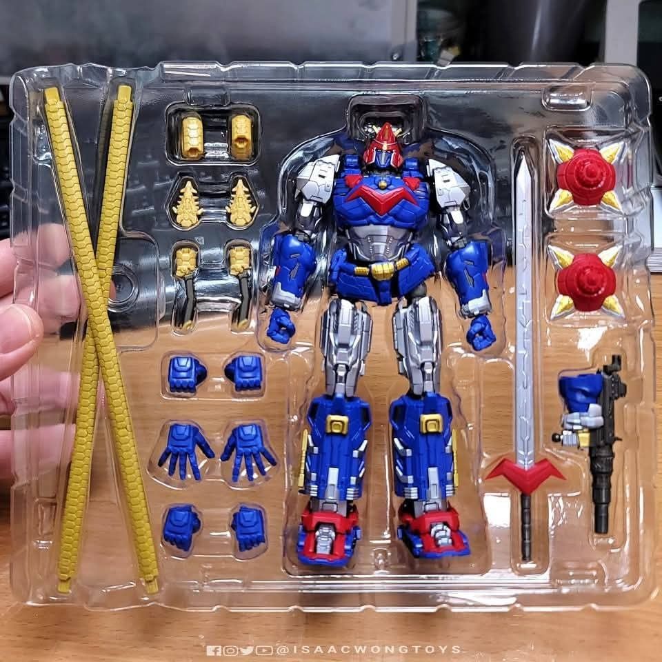 BANDAI THE ROBOT SPIRITS SIDE SUPER - VOLTES V LEGACY (Category: Figurines & Statues) located in Marikina City. Submitted by vtoyscollectibles (Listing ID 1364576614, Image 3). Description: DETAILS: - Sealed & Brand New - Approximately 6.1 inches tall - Made of PVC and ABS - Non transforming action figure - Highly articulated with various accessories - Inclusions: x3 pairs Interchangeable Hands x2 Electromagnetic Sesame x2 Electromagnetic string 