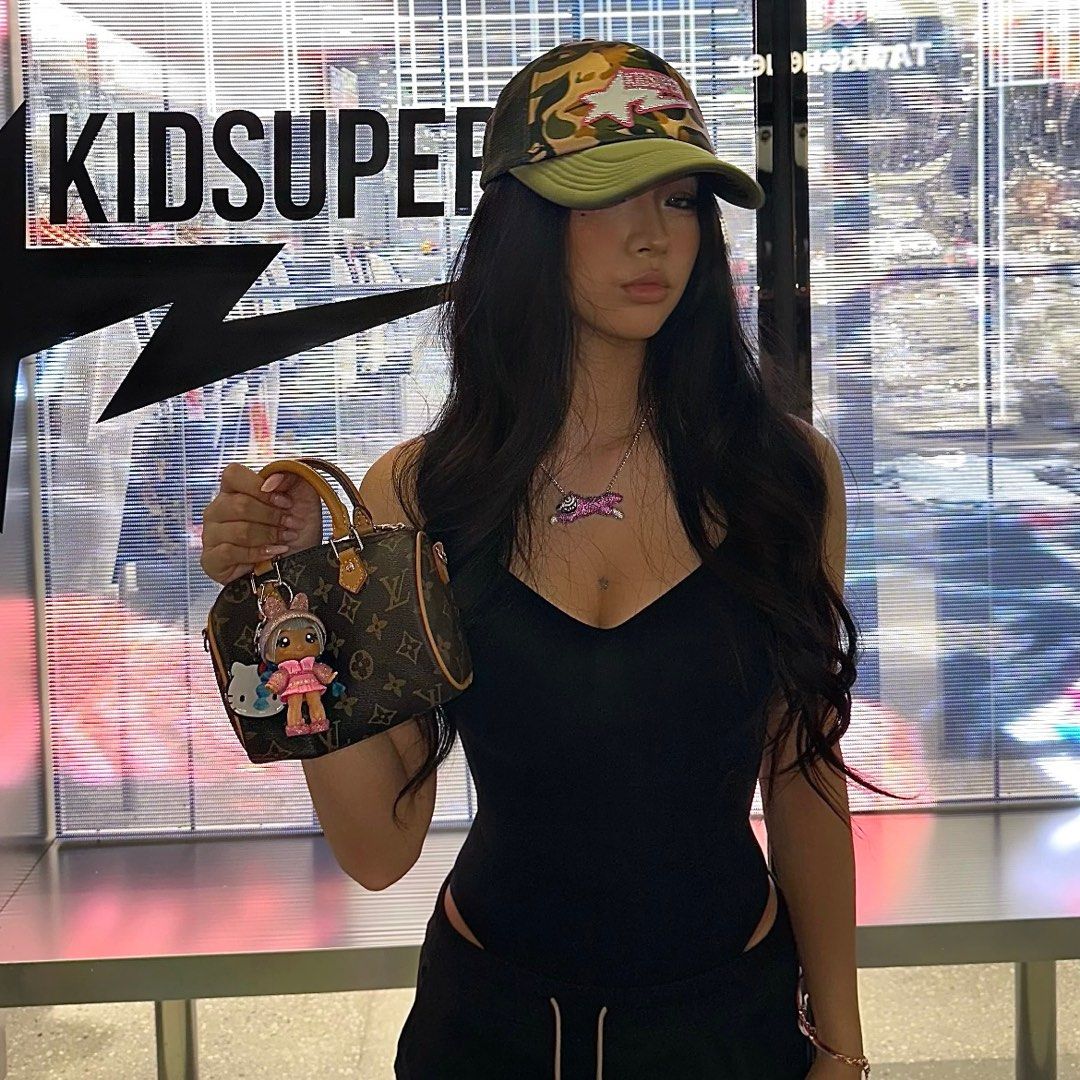 極少量BAPE KIDSUPER LOGO RHINESTONE TRUCKE BAPE x KidSuper Sta Logo Rhinestone Trucker Cap Green - SS25