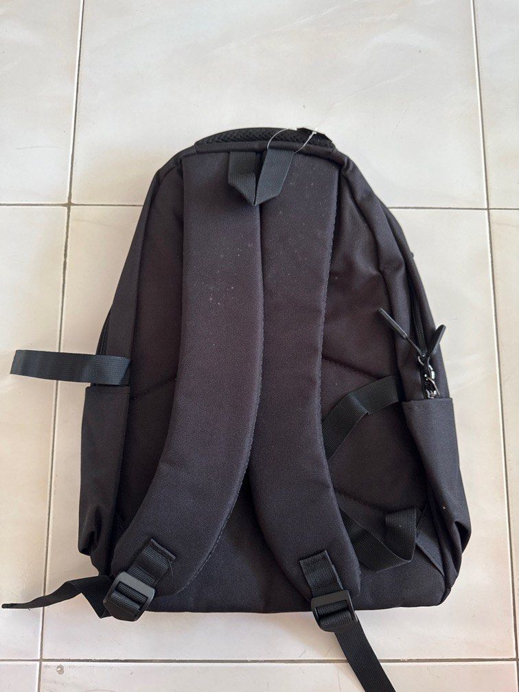 black Backpack (Category: Backpacks) located in Singapore. Submitted by ryblvd (Listing ID 1364470621, Image 2). Description: .