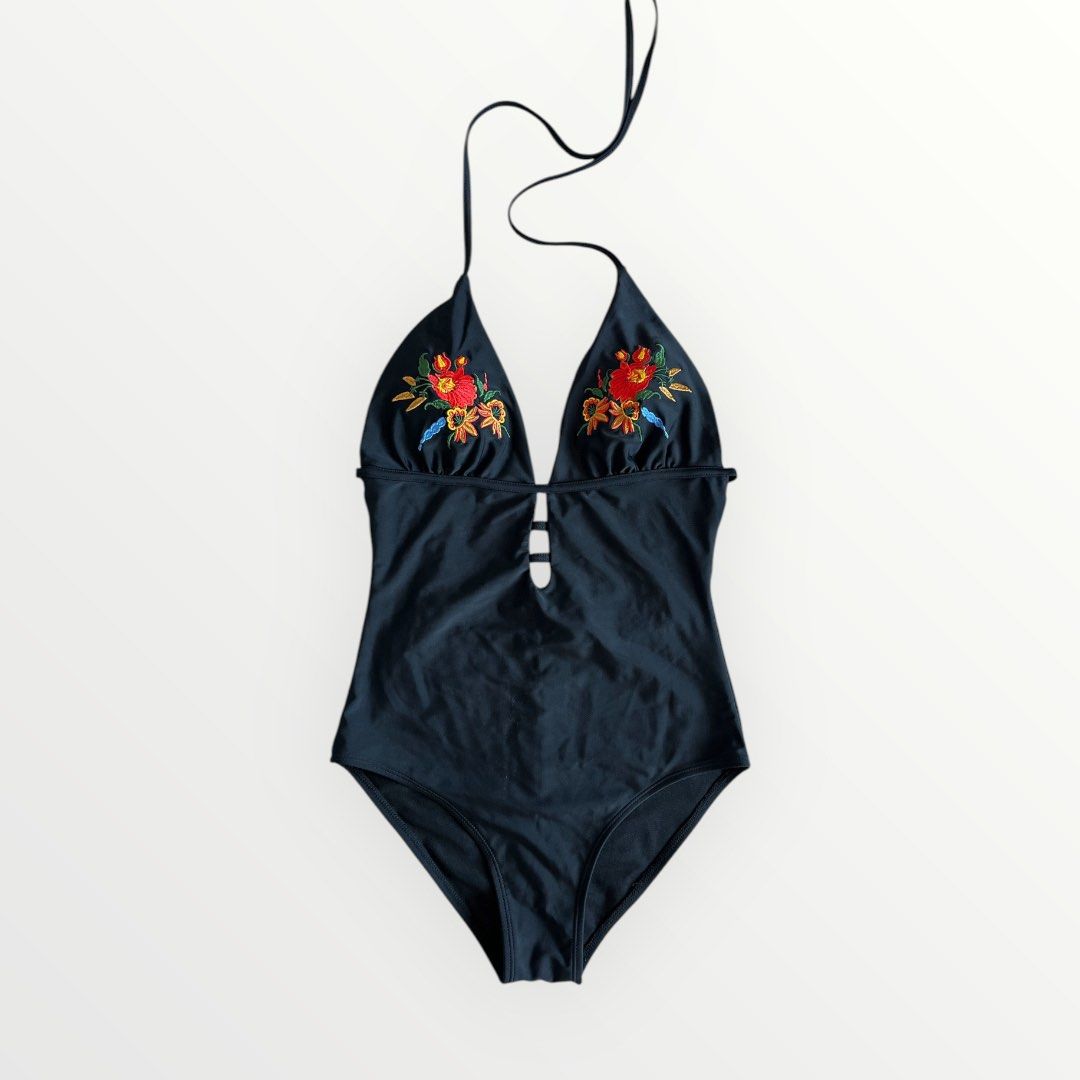 Coco Cabana, Black One Piece Swimsuit (Category: Bikinis & Swimsuits) located in Las Pinas. Submitted by _svrx (Listing ID 1364429144, Image 1). Description: Fits small to med In good condition With padding.