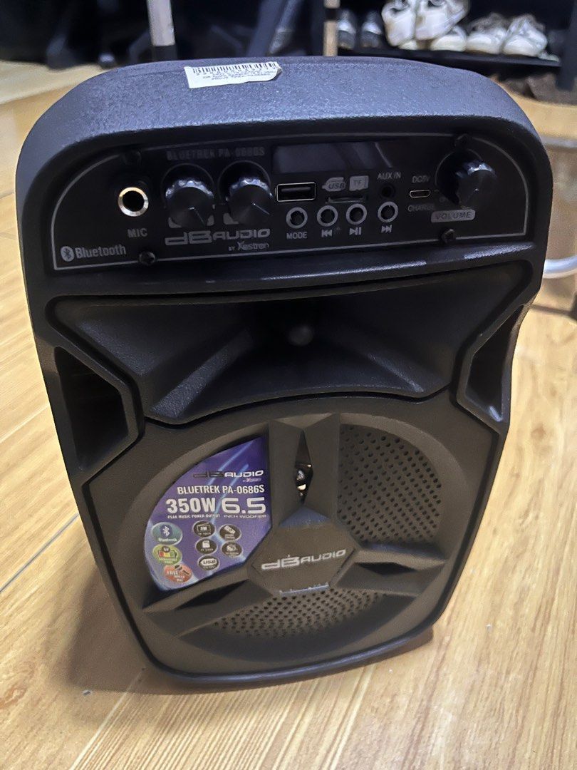 Bluetooth speaker (Category: Soundbars, Speakers & Amplifiers) located in Paranaque City. Submitted by jeremysecr19192 (Listing ID 1364524508, Image 3). Description: For sale Bluetooth speaker with mic Malakas mic 6.5 inches woofer 350 w Meet up tambo paranaque .