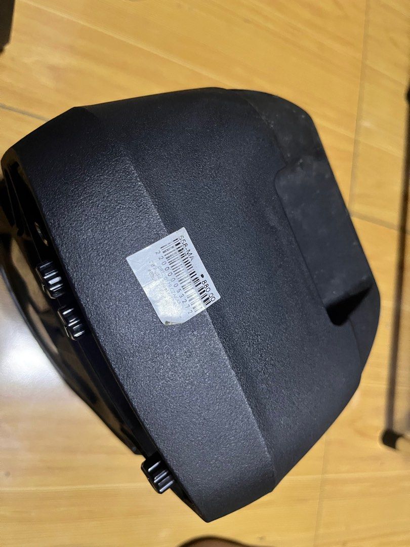 Bluetooth speaker (Category: Soundbars, Speakers & Amplifiers) located in Paranaque City. Submitted by jeremysecr19192 (Listing ID 1364524508, Image 2). Description: For sale Bluetooth speaker with mic Malakas mic 6.5 inches woofer 350 w Meet up tambo paranaque .