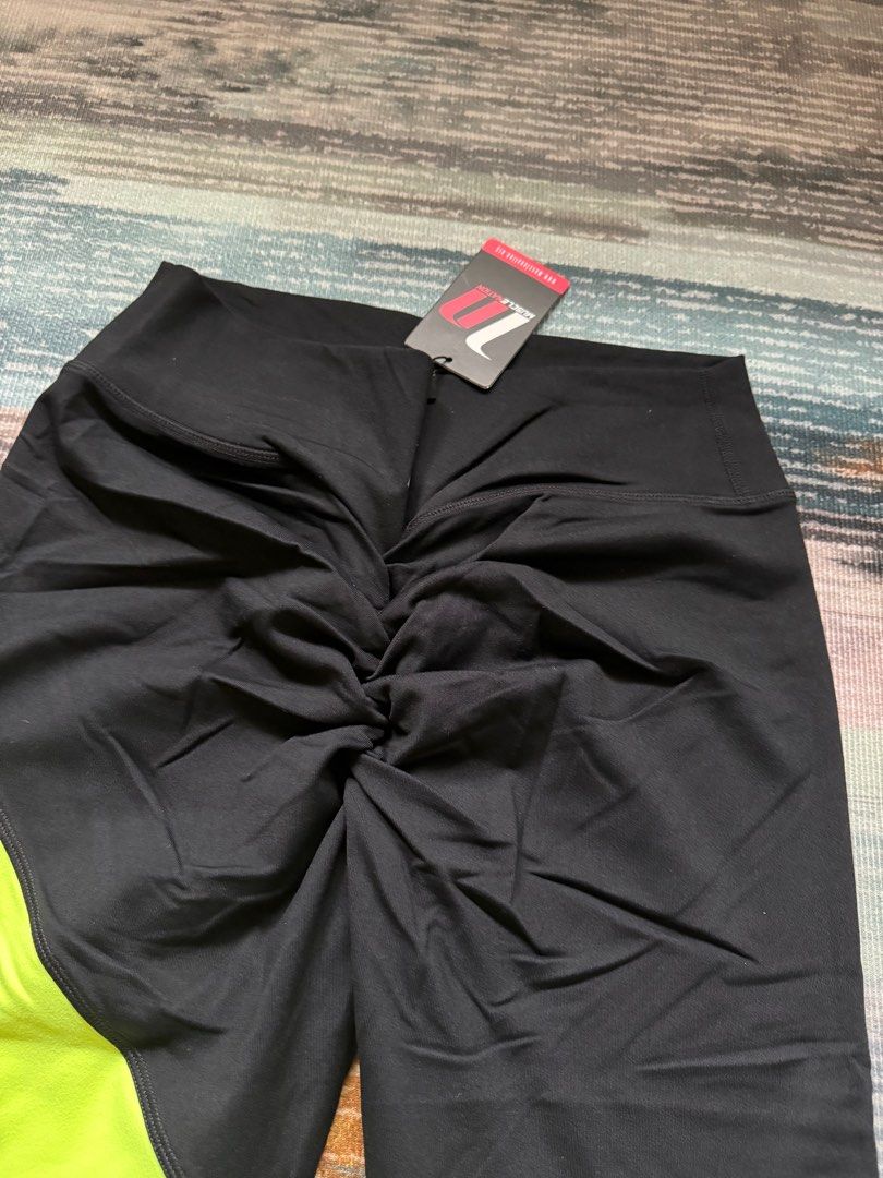 BNWT MUSCLE NATION LEGGINGS (Category: Activewear) located in Legazpi City. Submitted by elletheseller (Listing ID 1364404742, Image 3). Description: Brand new with tag MUSCLE NATION LEGGINGS.