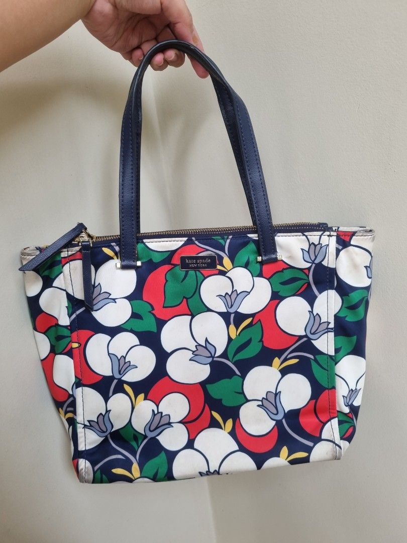Breezy Floral KS (Category: Luxury Bags & Wallets) located in Cagayan de Oro. Submitted by kc_missy (Listing ID 1364493030, Image 1). Description: .