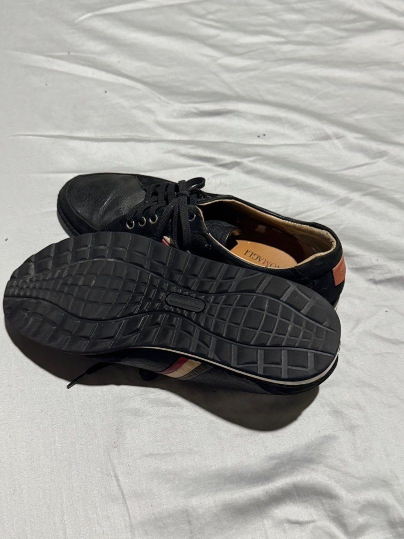 Bruno Magli leather casual sneakers. (Category: Casual Shoes) located in Santa Ana. Submitted by bencastro071 (Listing ID 1364516528, Image 3). Description: Good condition Bruno Magli leather shoes for men..