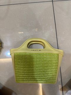 (Category: ) located in . Submitted by thriftthrive (Listing ID 1364551159, Image 1). Description: .